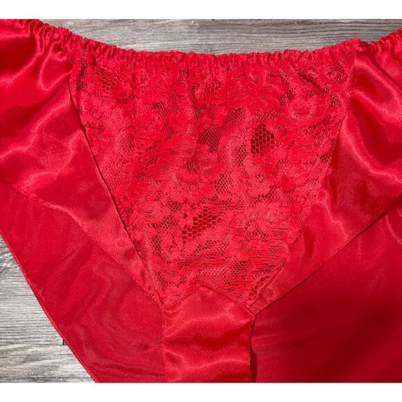 Vintage Victoria’s Secret S Panties Red Satin Lace High Leg Brief Gold Label Y2K - Picture 4 of 5